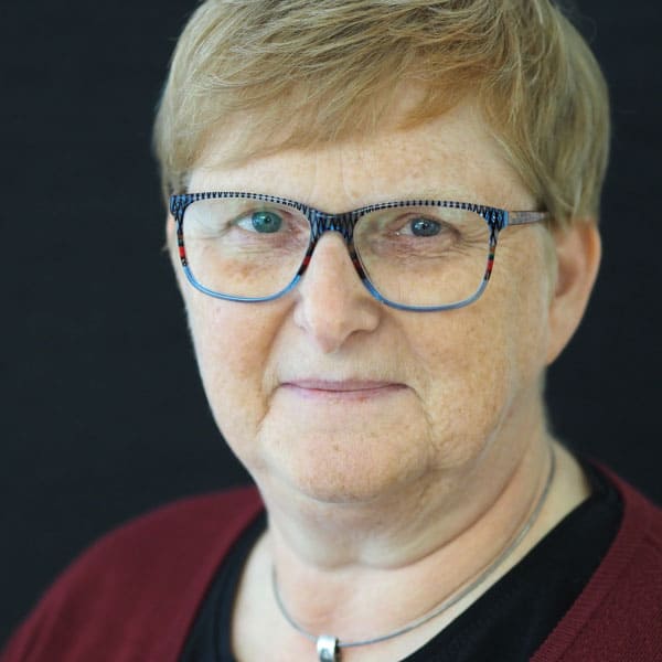 Astrid Maack, Optiker Grau aus Bremen